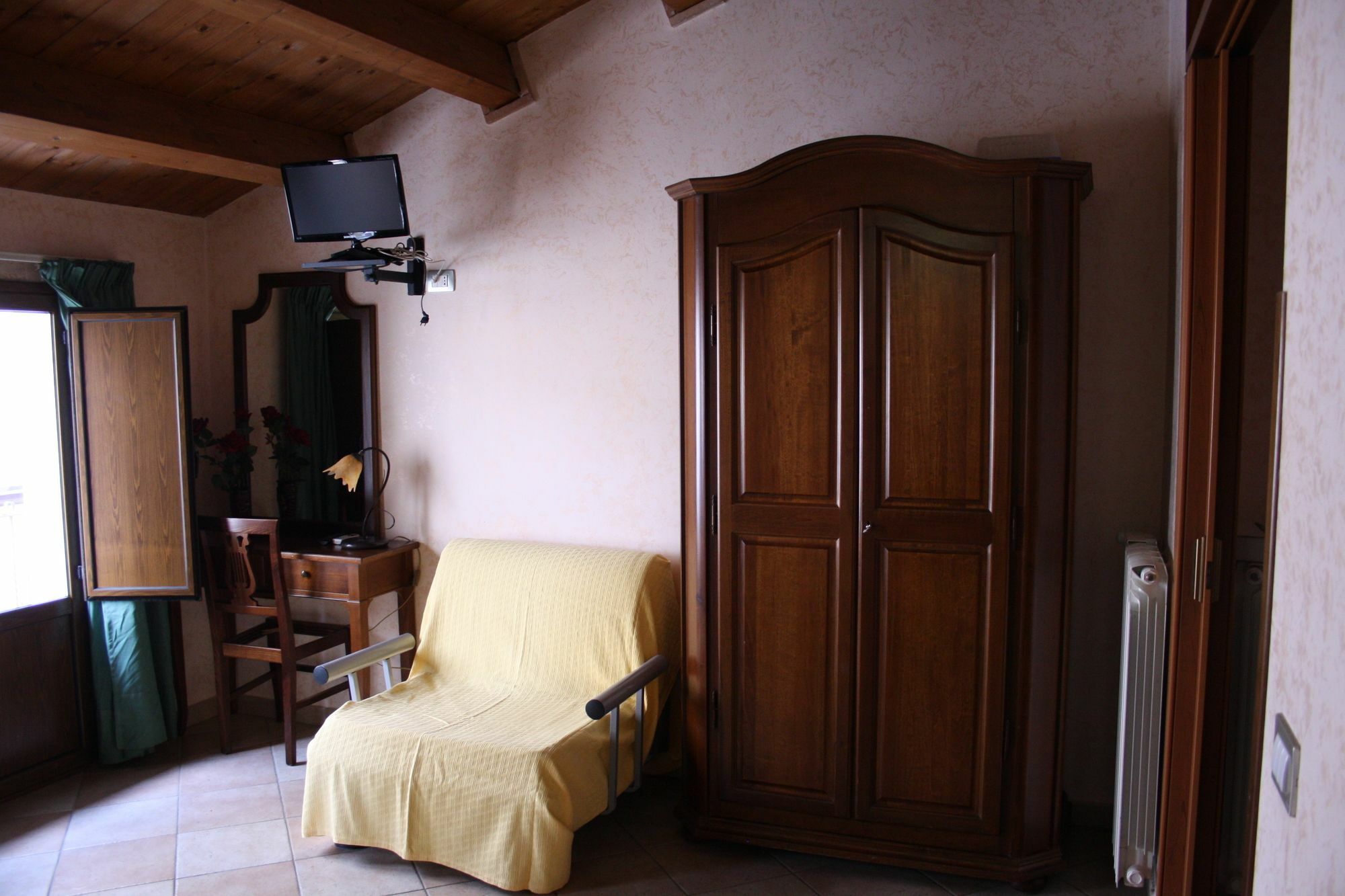 Cityguesthouse กาตันซาโร ภายนอก รูปภาพ